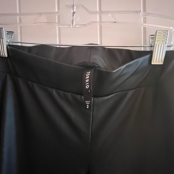 Women's Black Pants - Picture 3 of 4